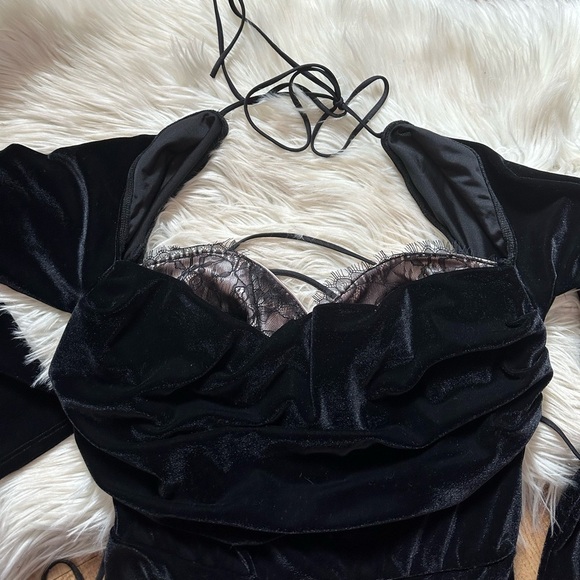 LUCY IN THE SKY Evelina Lace Bust Velvet Black Velvet Mini Dress - Picture 4 of 6